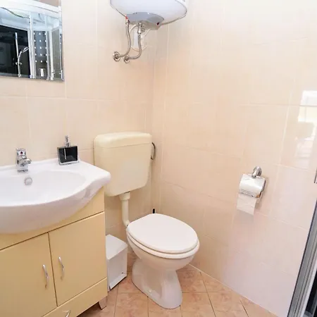 Kristijana Monterosso Apartman Crveni Vrh